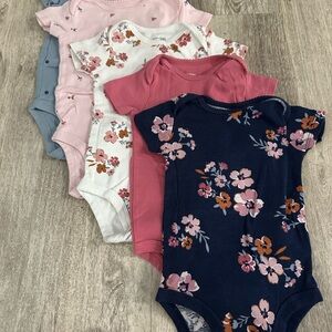 Simple Floral & Solid Short Sleeve One-Piece Bodysuits